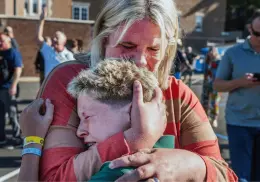 Niño salva a su amigo durante tiroteo en escuela católica: una historia de amistad y valentía