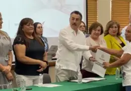 Entregan escrituras a familias de Cajeme