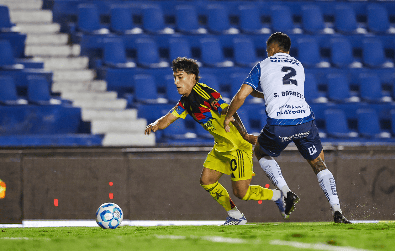 América vence 2-0 a Pachuca sin afición en el Estadio Ciudad de los Deportes