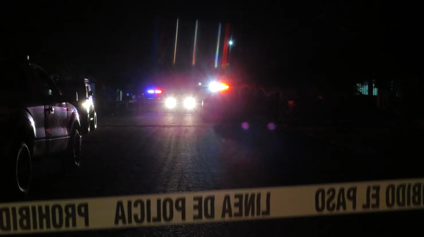 El ataque sucedió en la calle 300, cuando la víctima conducía un sedán de color guinda