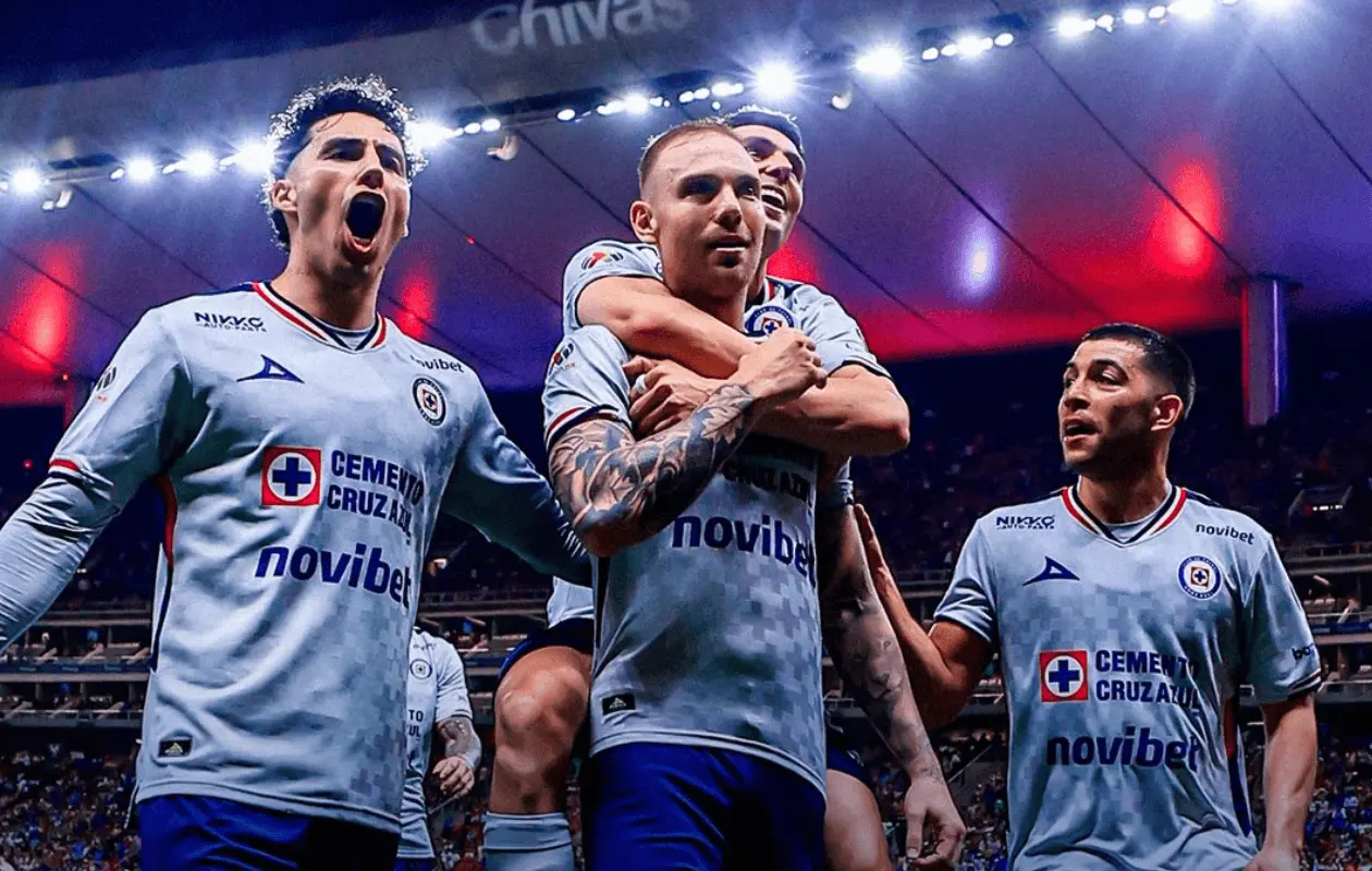 José Paradela y Rodolfo Rotondi anotaron los goles que le dieron la victoria a los cementeros.