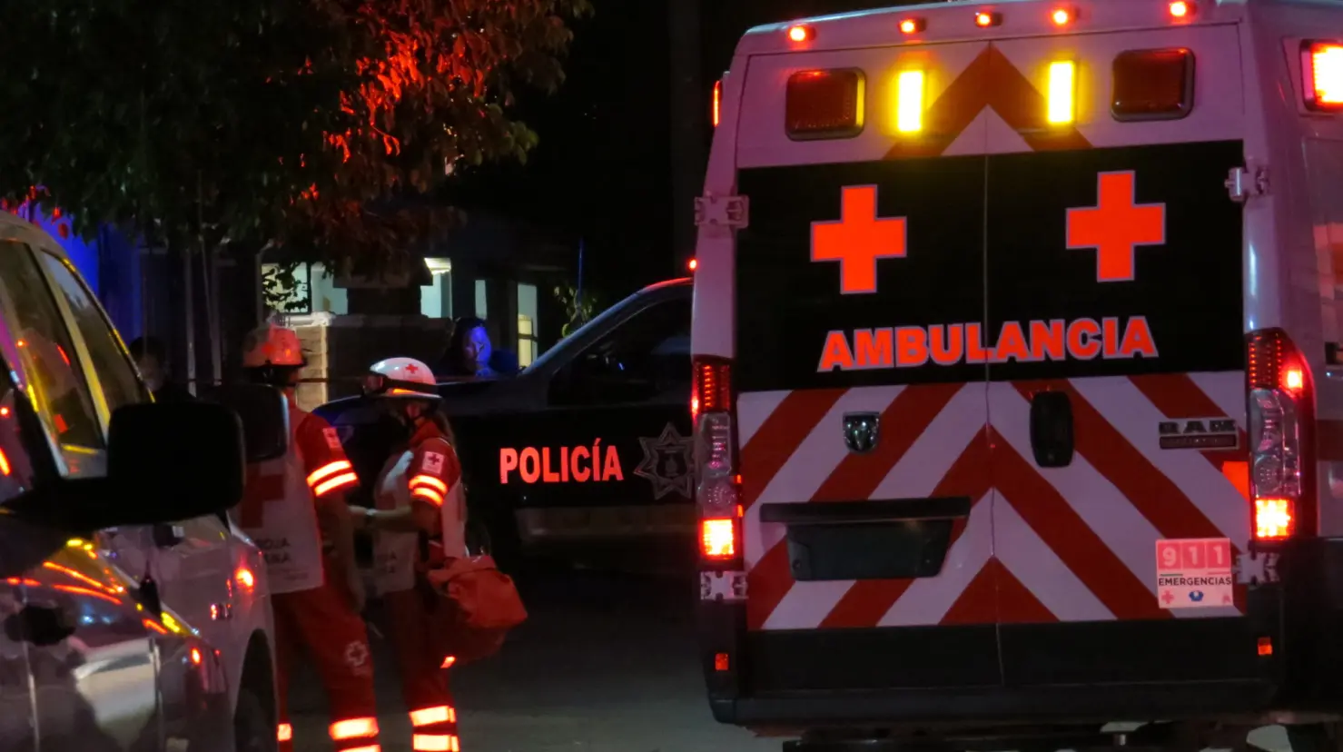 Personal de Cruz Roja auxilió al afectado y lo llevó a un hospital, donde quedó bajo observación médica