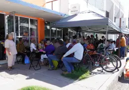 Inicia dispersión de recursos Bienestar: Beneficiarios acuden a banco en Cajeme