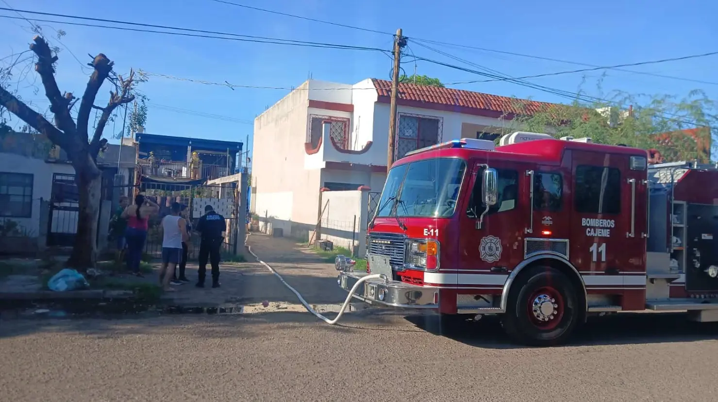 Los Bomberos sofocaron el fuego rápidamente, y evitaron que la casa se quemara