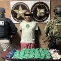 Detienen a sujeto cargado de droga en SLRC