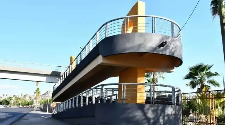 El 19 de febrero se inició con la construcción del puente peatonal que lleva por nombre "Gabriela Garatachía", donde se invirtieron 3 millones 500 mil pesos, de recursos propios del Ayuntamiento, y la cual se llevaría un tiempo promedio de casi tres meses para beneficiar principalmente a los estudiantes.