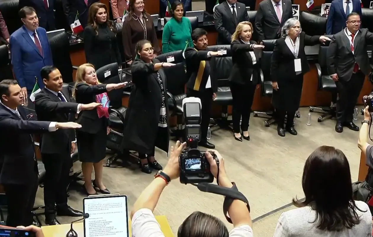 Todos elegidos por voto popular en las pasadas elecciones del 1 de junio, donde se disputaron más de 800 cargos judiciales.