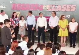 SEC entrega útiles escolares y libros de texto