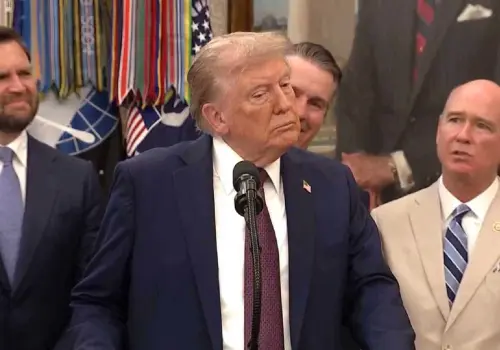 Trump anuncia operativo militar antidrogas en el Caribe; fuerzas de EU atacan embarcación venezolana