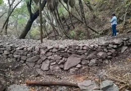 Construyen represas en Área Natural Protegida de Álamos