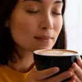 ¿El material de tu taza realmente cambia el sabor del café? La respuesta te sorprenderá