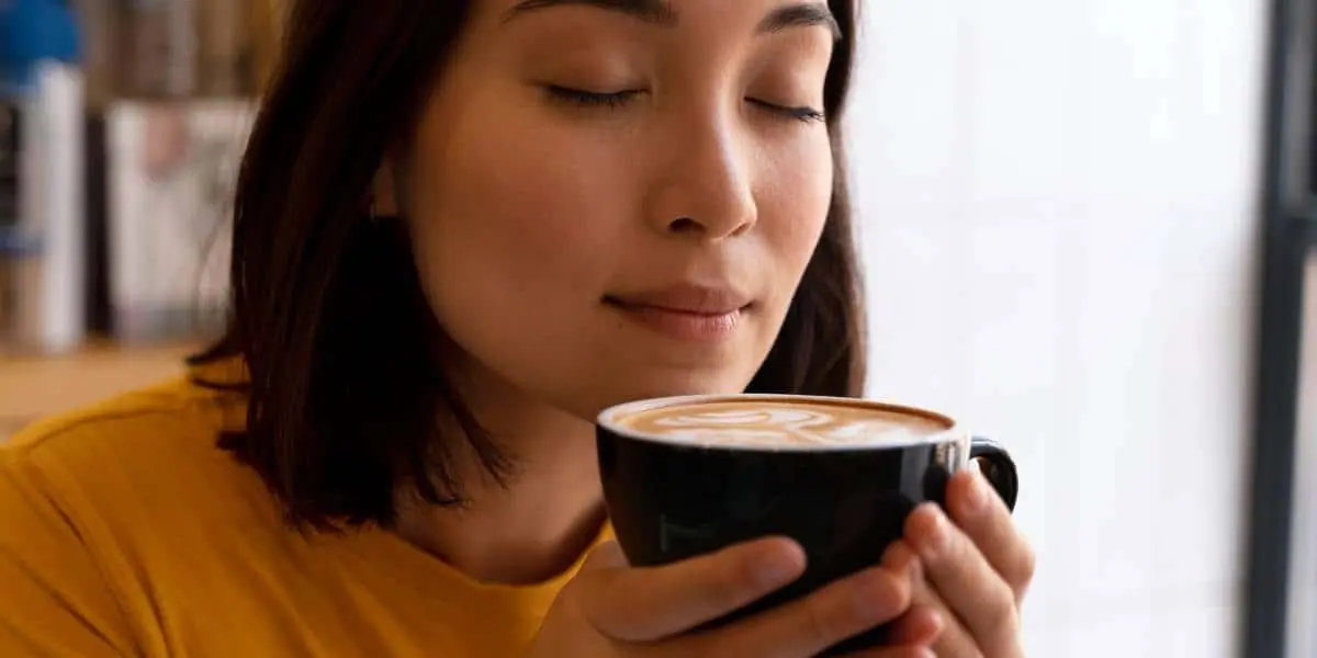 Si buscan la experiencia más auténtica y desean disfrutar plenamente el sabor del café de especialidad, se debe elegir el material adecuado / Foto: Freepik