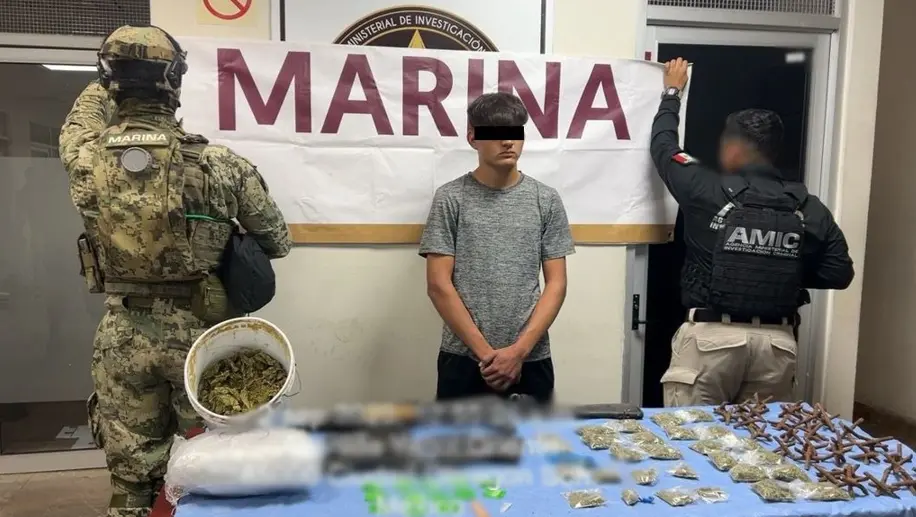 El material asegurado, al igual que el detenido, quedaron a disposición del Ministerio Público