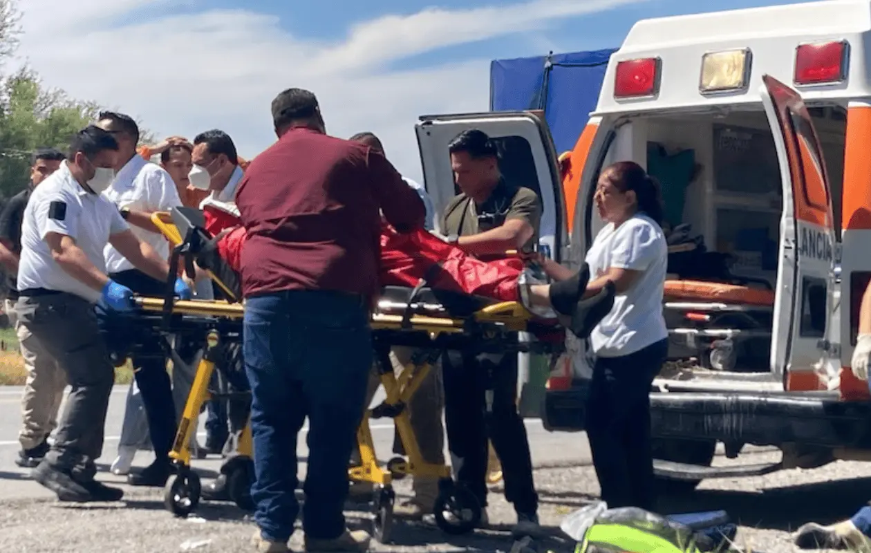 Personal de Protección Civil de Tamaulipas trabajó en el rescate de los cuerpos sin vida de los dos trabajadores.