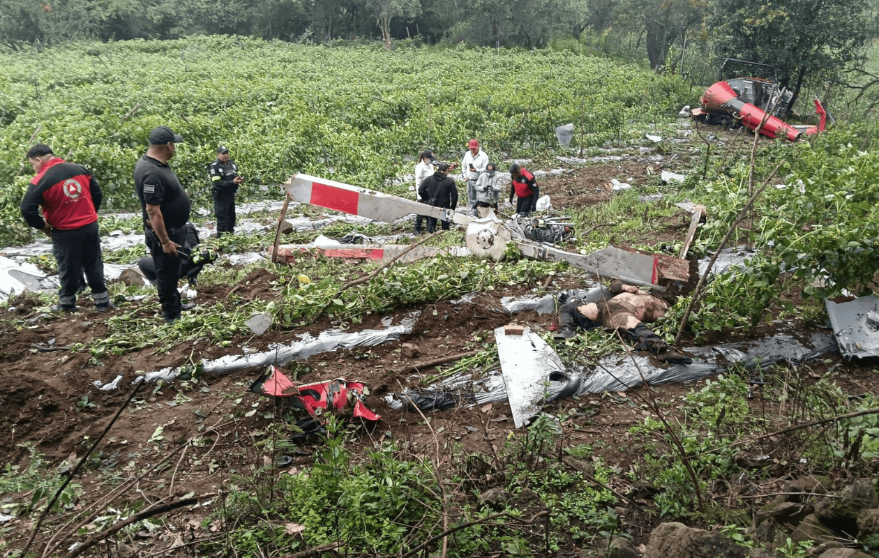 Helicóptero se desploma en el Estado de México: mueren dos personas