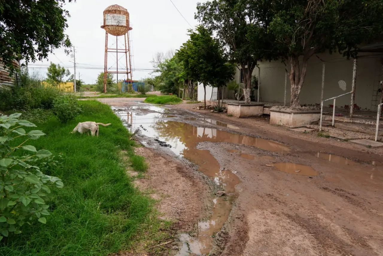 Vecinos piden que se atienda calle Felipe Ángeles ante posibles lluvias