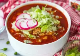 Fiestas patrias: Así puedes hacer pozole y disfrutar con tus seres queridos