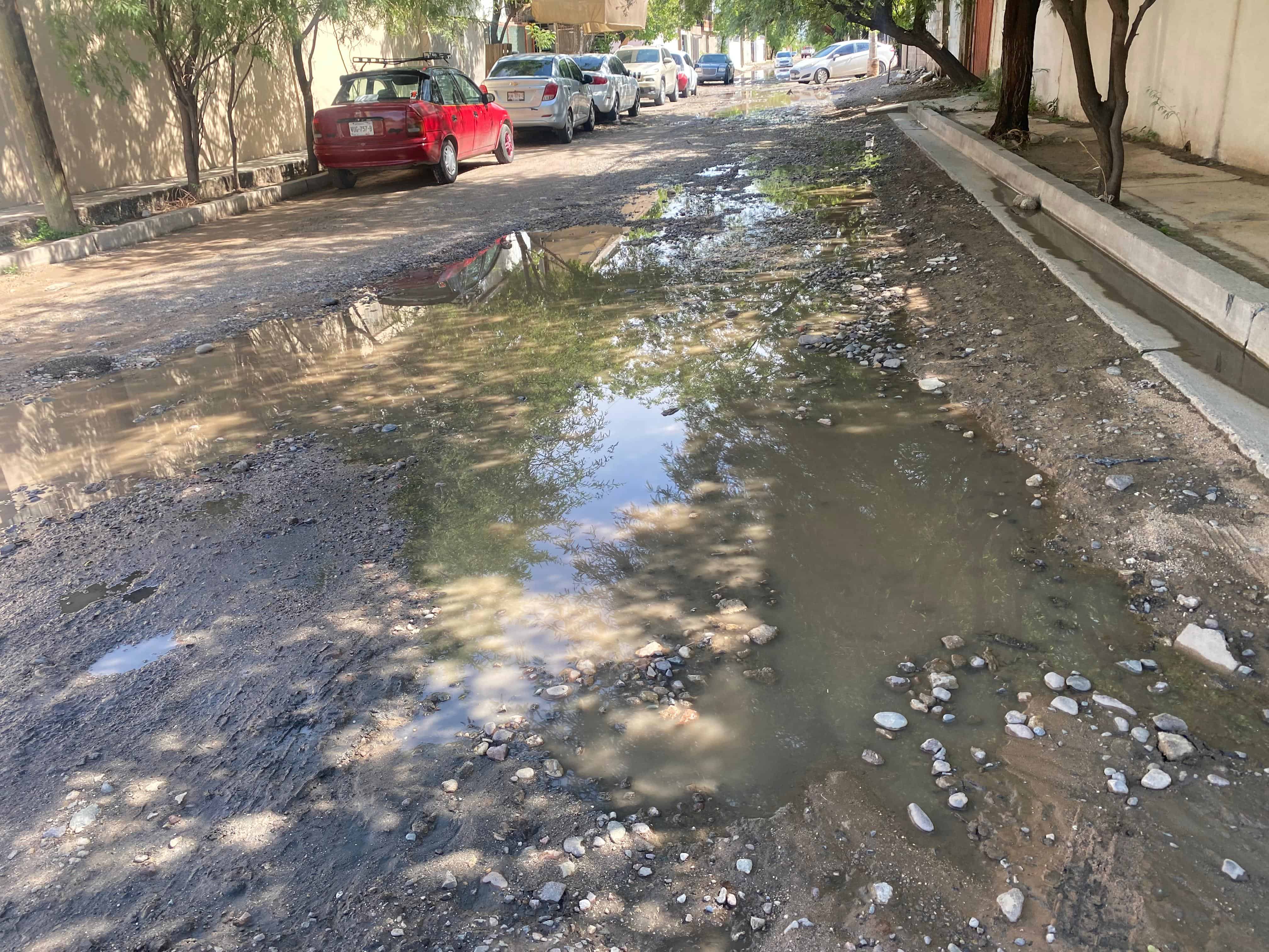 Hermosillo se queda con calles destrozadas y casas inundadas