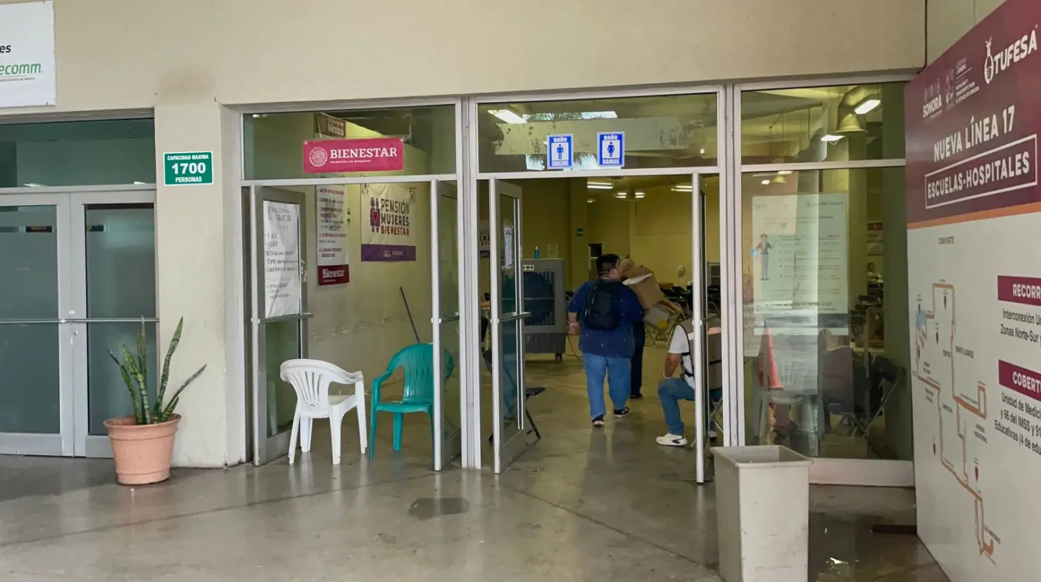 Los pagos del viernes se retomaron con la letras D, E y F, además que continuó la entrega de los plásticos