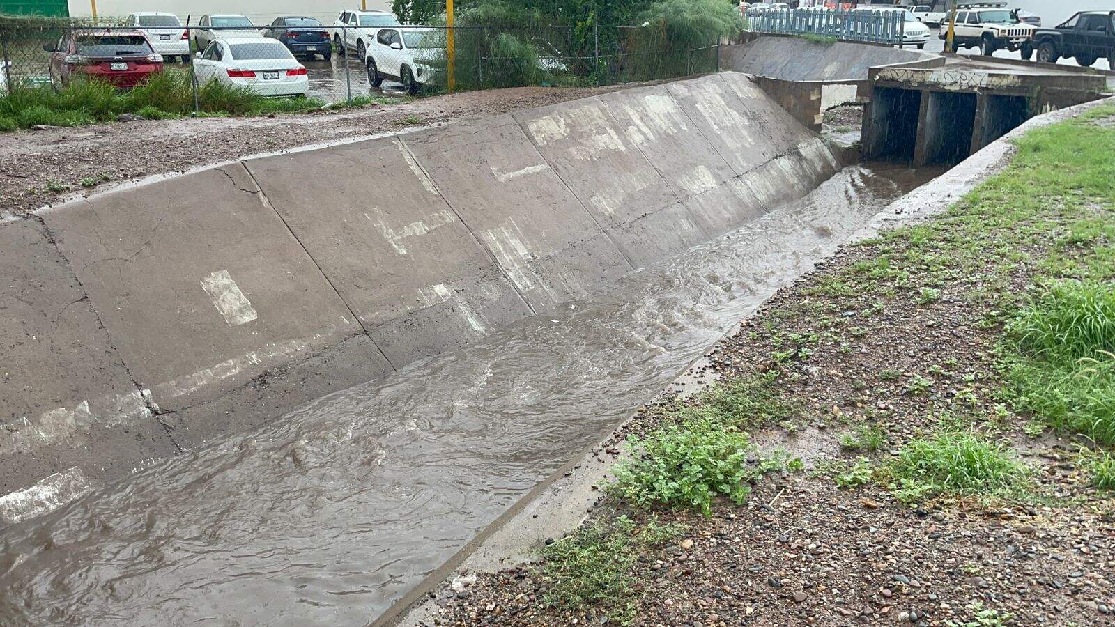 Desfogue en la calle Guerrero evitó inundaciones