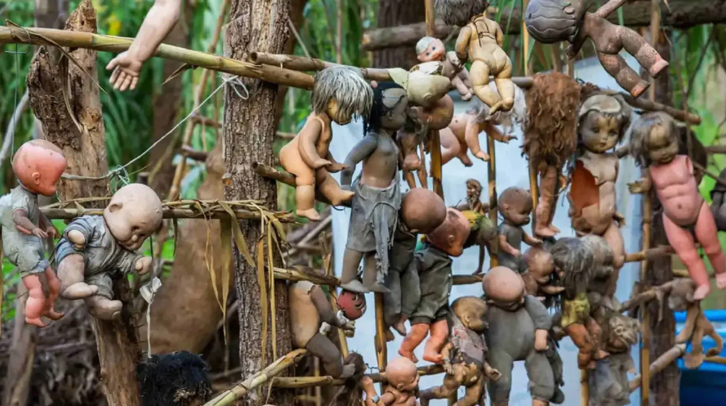 La Isla de las Muñecas, ubicada en los canales de Xochimilco.