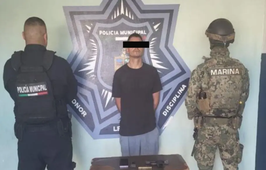 Detienen a tipo armado en autobús suburbano de Cajeme