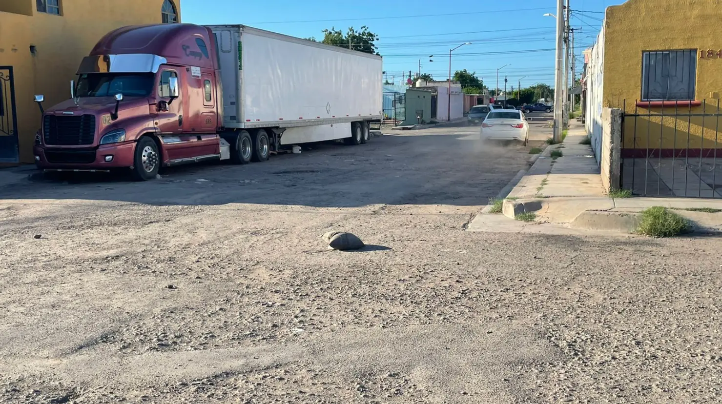 Mal estado de calles y basureros afectan a vecinos