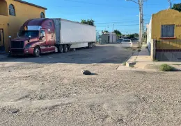 Mal estado de calles y basureros afectan a vecinos