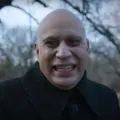 Netflix prepara spin-off del “Tío Lucas” para expandir el universo Addams tras el éxito de Merlina