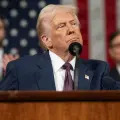 Trump va contra las ciudades santuario; endurece redadas en Los Ángeles, Boston y Chicago