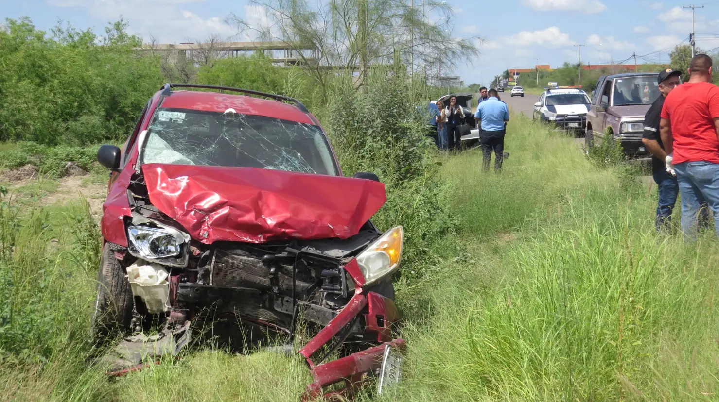 El accidente dejó elevadas pérdidas materiales, además de dos personas lesionadas (Foto: Andrés Alaniz)