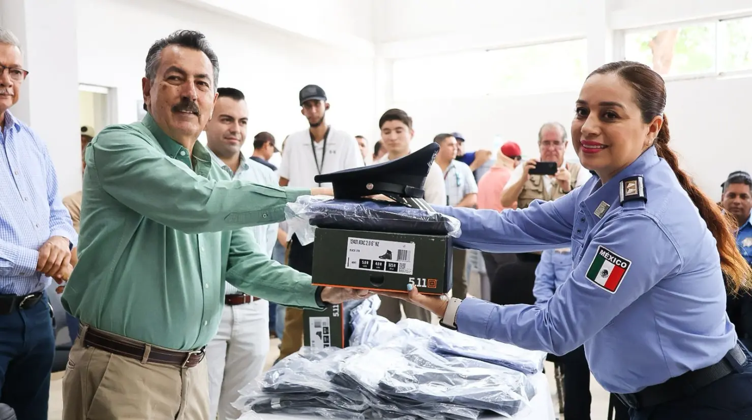 Entregan uniformes a policías municipales de Cajeme