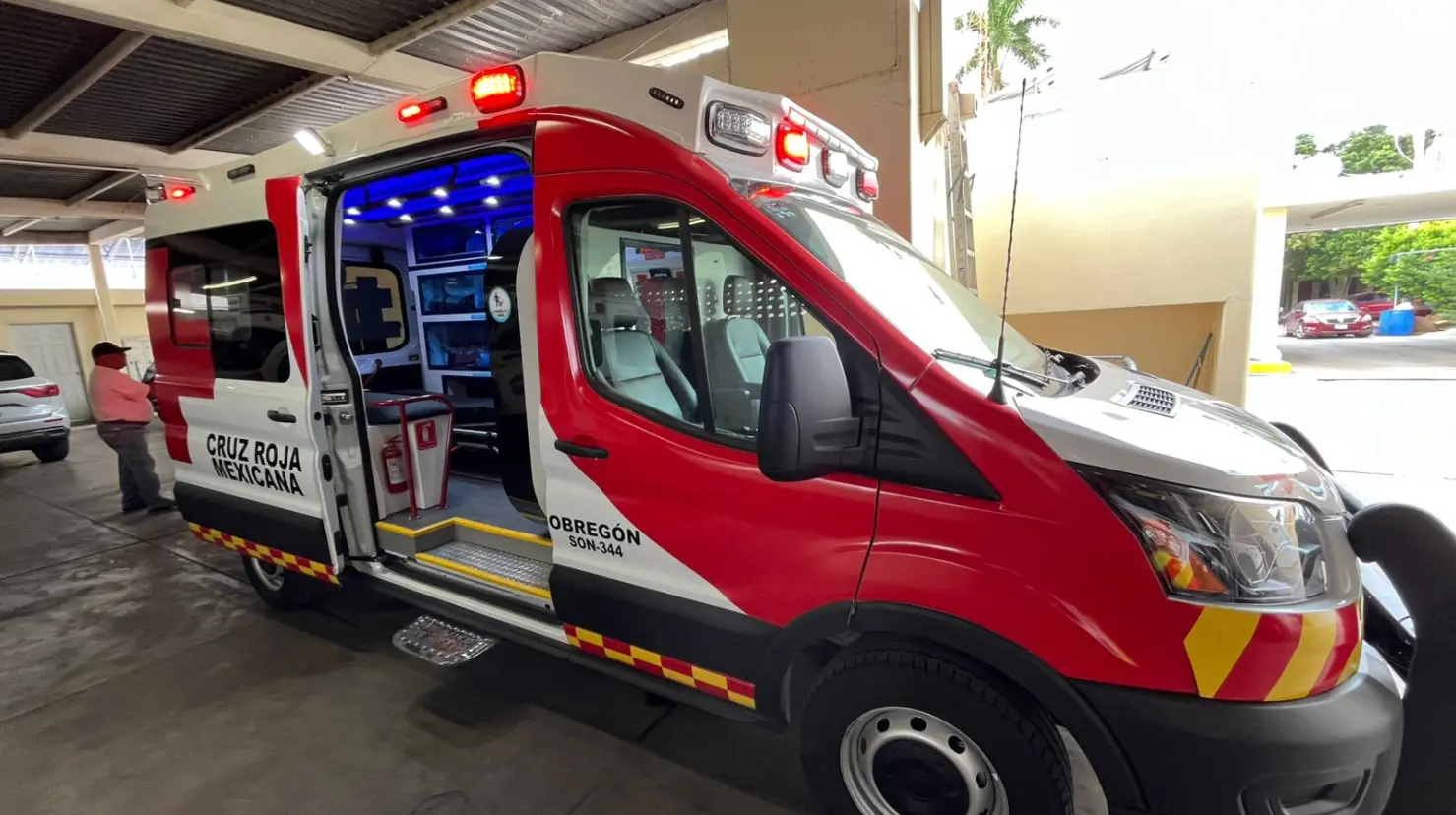 La nueva ambulancia cuenta con equipo para atender urgencias avanzadas (Fotos: Roke Arballo)