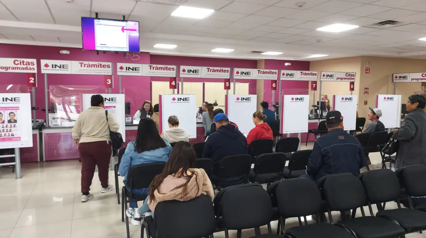 La línea de atención telefónica es INEtel, 800 433 2000.El portal oficial es ww.ine.mx.