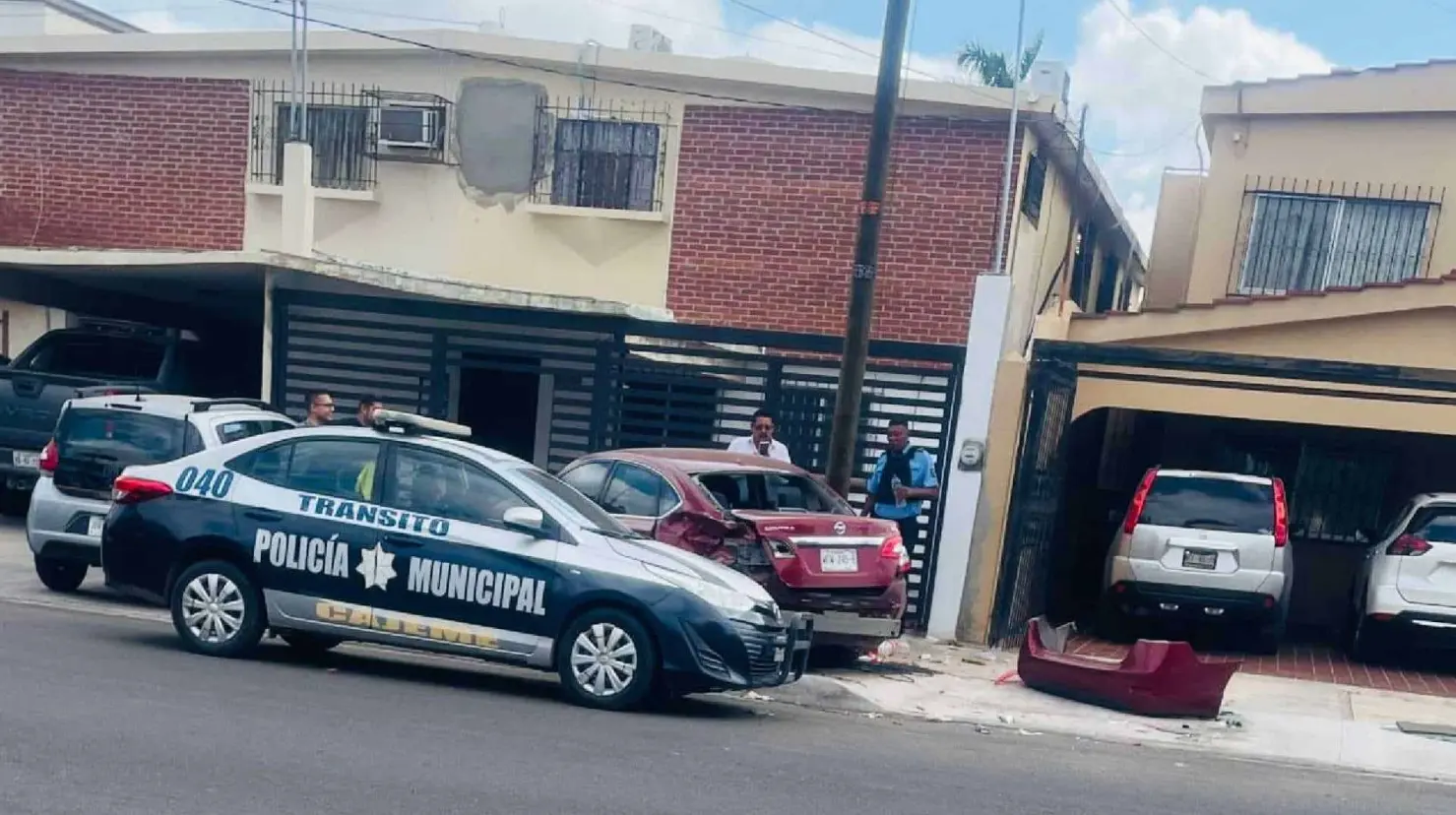 Vehículo impacta vivienda al norte de Ciudad Obregón  