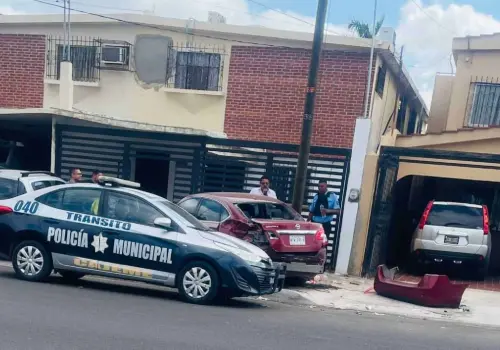 Vehículo impacta vivienda al norte de Ciudad Obregón  