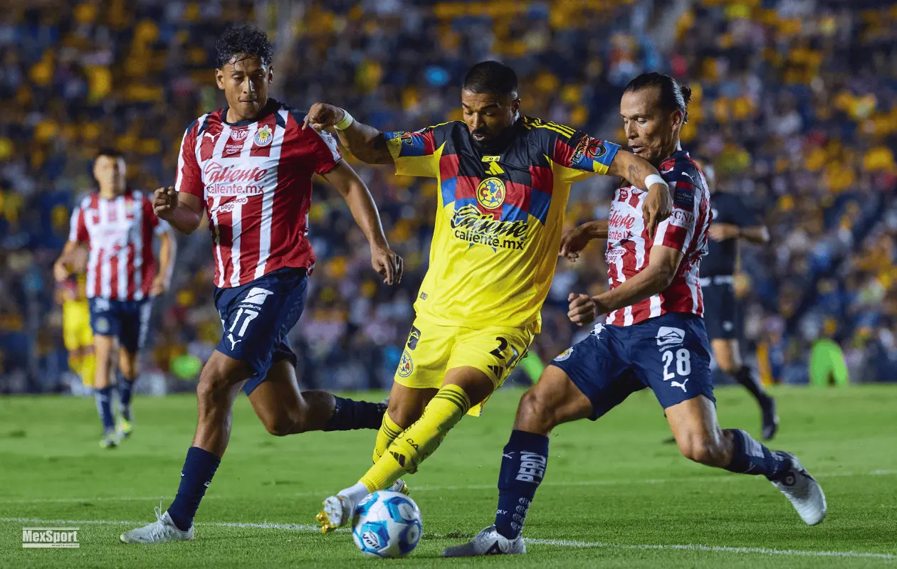 El partido estuvo lleno de amonestaciones, lo que justificó el agregado al final del segundo tiempo.