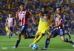 Chivas gana 2-1 a América en el Clásico Nacional en un juego con 16 minutos de compensación