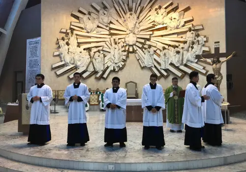 Imponen sotanas a seminaristas en Ciudad Obregón