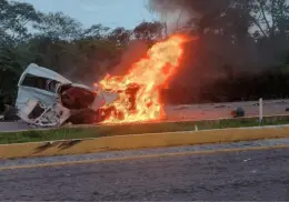 Trágico accidente en la carretera Mérida-Campeche deja 15 muertos