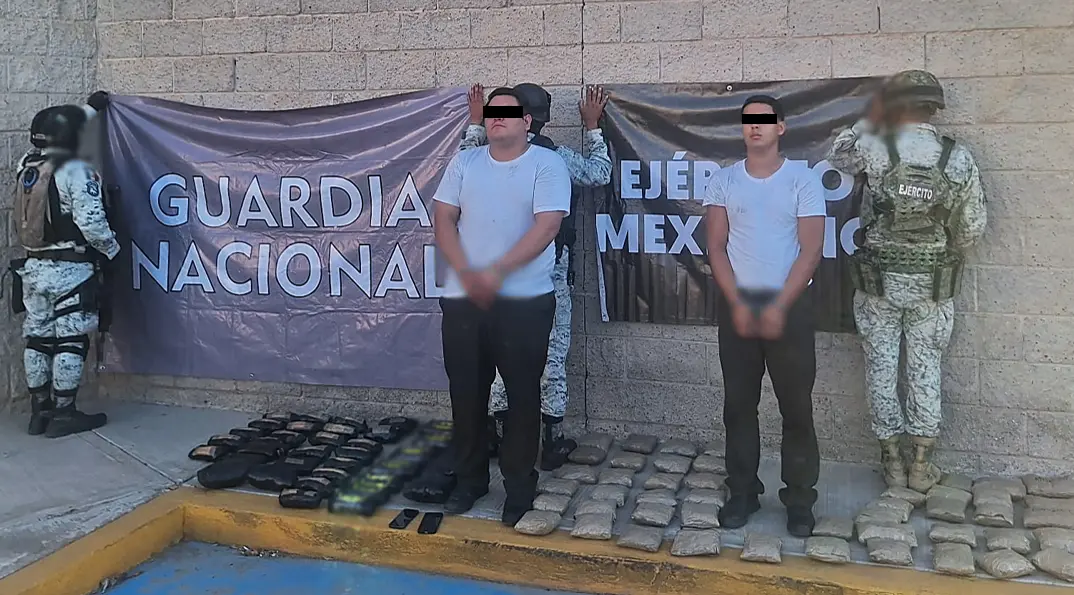 En Hermosillo, interceptan camión de pasajeros cargado de droga; hay dos detenidos