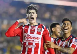 Chivas rompió doble racha en el Clásico Nacional