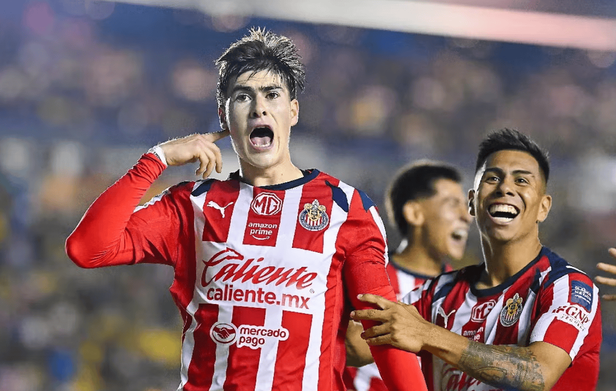 Chivas rompió doble racha en el Clásico Nacional