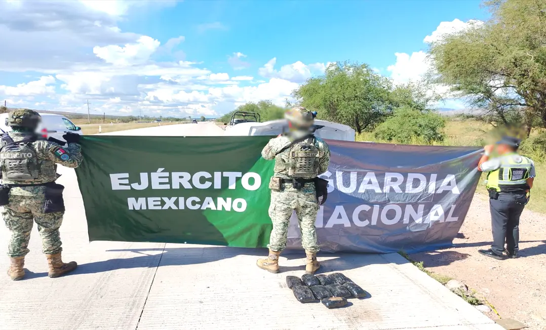 En Nogales, detectan cargamento de droga oculto en vehículo