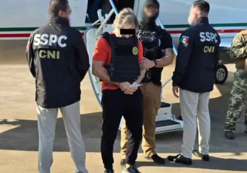 Harfuch confirma traslado de Hernán "N", alias El Abuelo, a México tras expulsión de Paraguay
