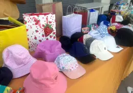 Continúa colecta de gorras para niños que luchan contra el cáncer