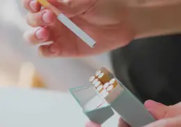 ¿Cigarros a más de 100 pesos? Esto costarán los cigarros en 2026 con el aumento de 30% del IEPS
