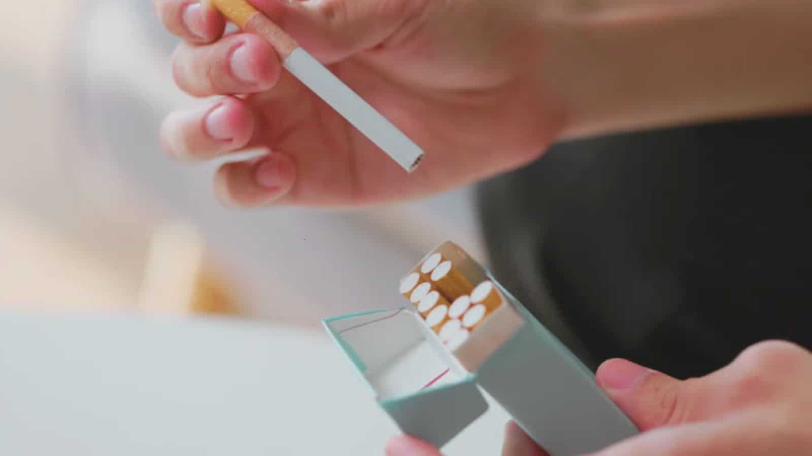 ¿Cigarros a más de 100 pesos? Esto costarán los cigarros en 2026 con el aumento de 30% del IEPS