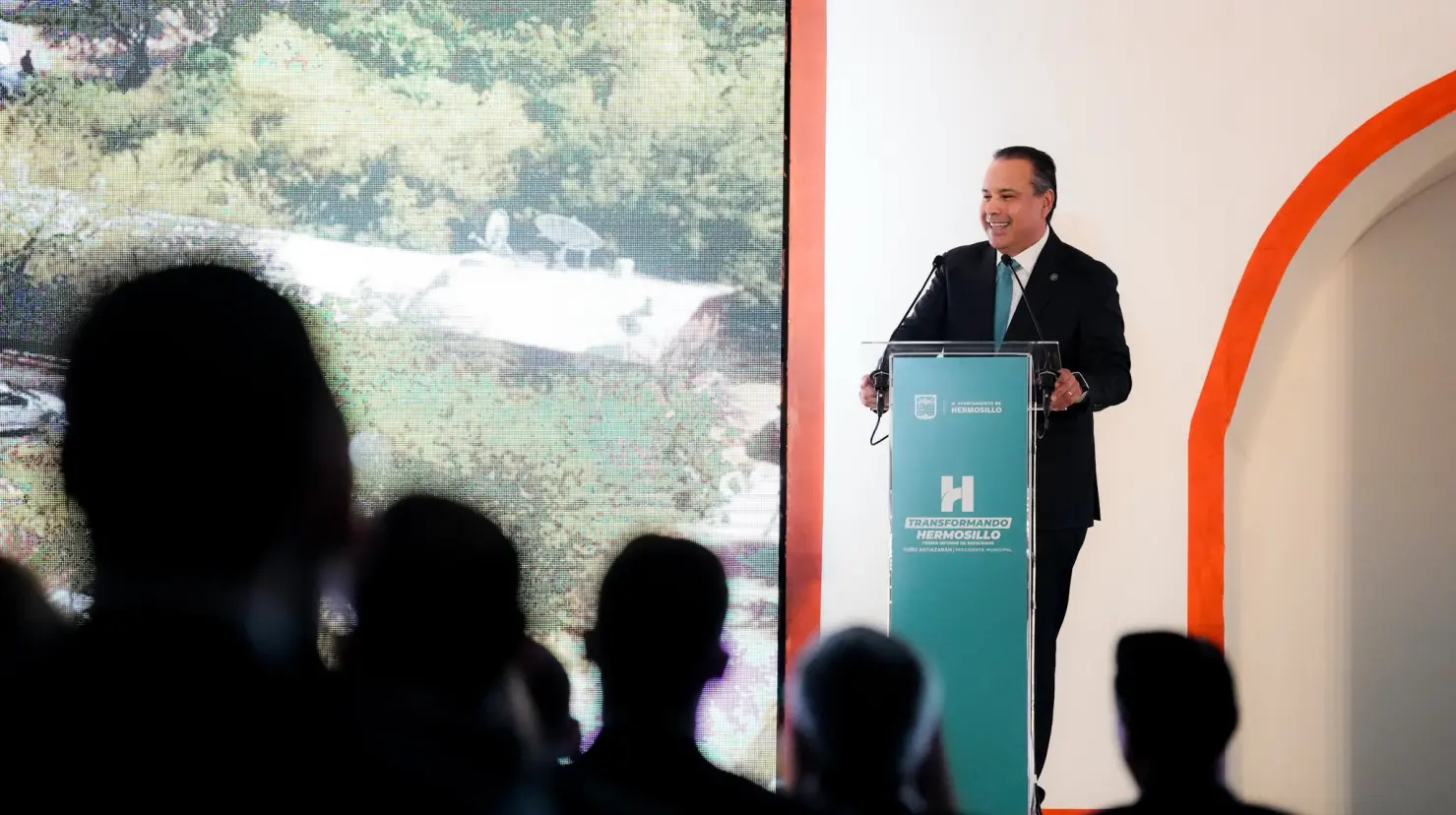 Como invitado especial se destacó la presencia del senador Ricardo Anaya Cortes, quien también es ex candidato a la presidencia de la república, además para representar al gobernador del Estado, Alfonso Durazo Montaño, estuvo presente Froylán Gámez Gamboa, titular de la Secretaría de Educación y Cultura (SEC) Sonora.