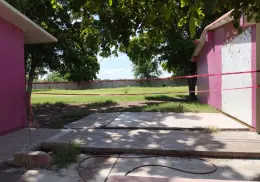 Denuncian cableado dañado por las lluvias en escuela de Cajeme